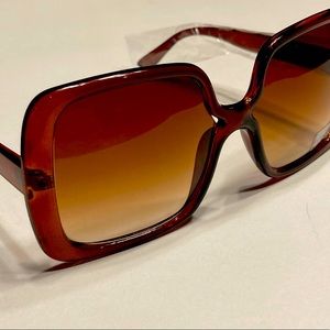 Women’s oversized stylish sunglasses  (New)